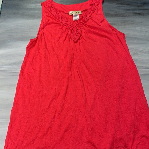 Coral color sleeveless top, size medium. Very pretty. - Picture 5 of 9